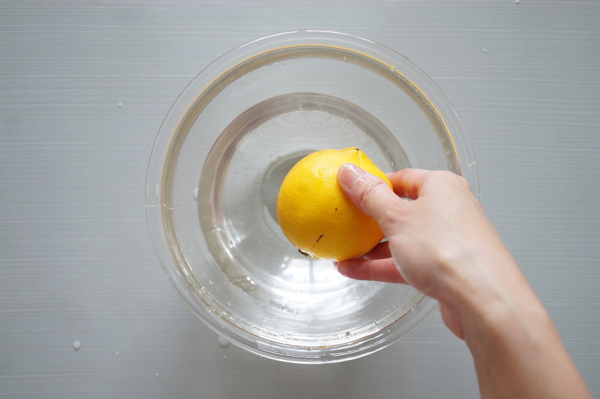 レモン（外国産・国産）の洗い方は？塩や重曹を使う方法や防カビ剤不使用の場合についてもご紹介！