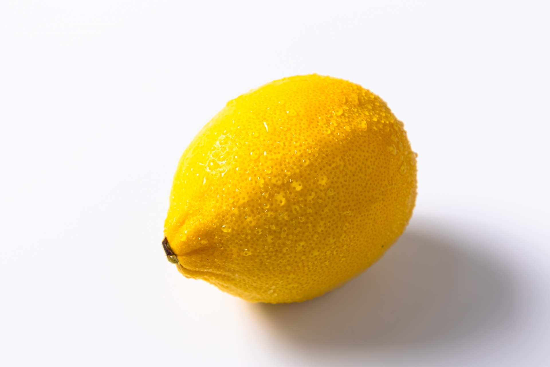 レモンを冷凍して1年経つけど食べれらる？丸ごとや輪切り・カット檸檬の冷凍保存の賞味期限も